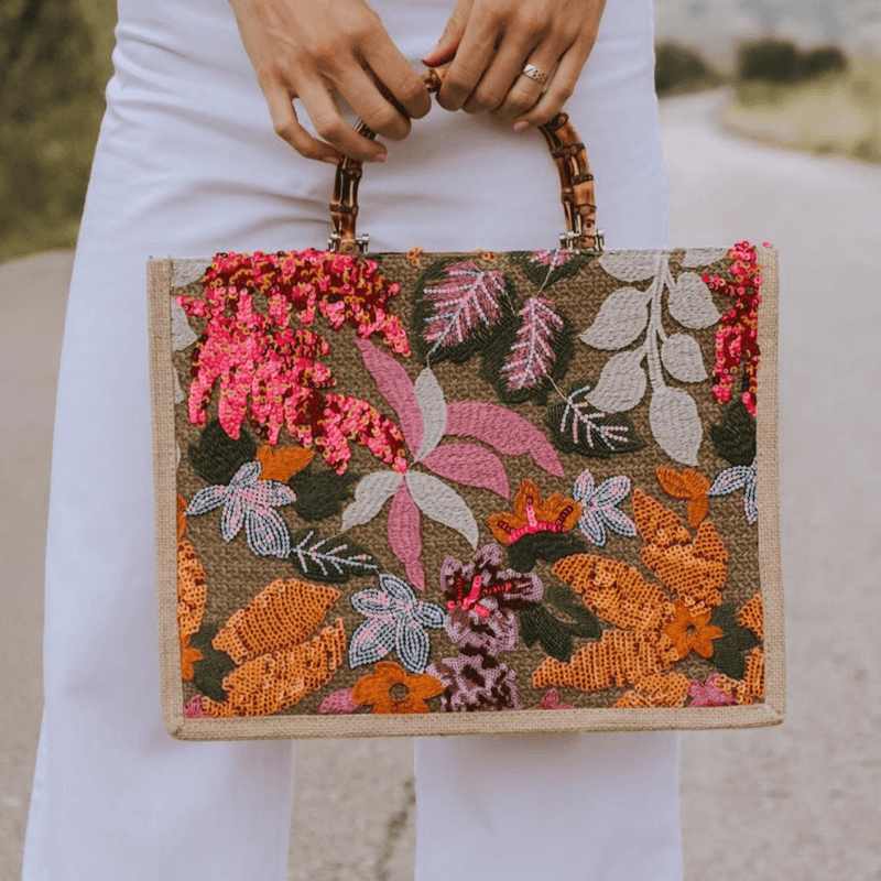 Bolsa de Praia Tote com Alça de Bambu Bordada