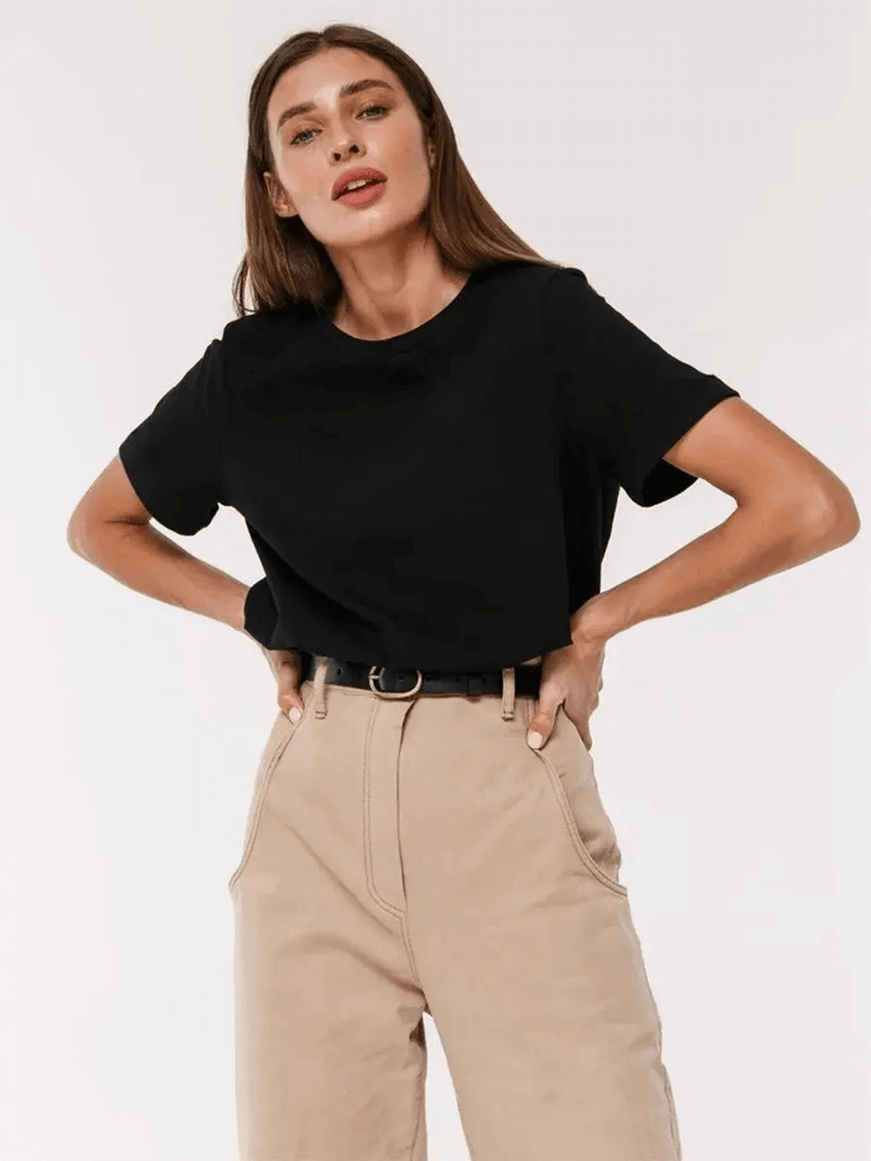 Camiseta Básica Feminina em Algodão Nina (Outlet)